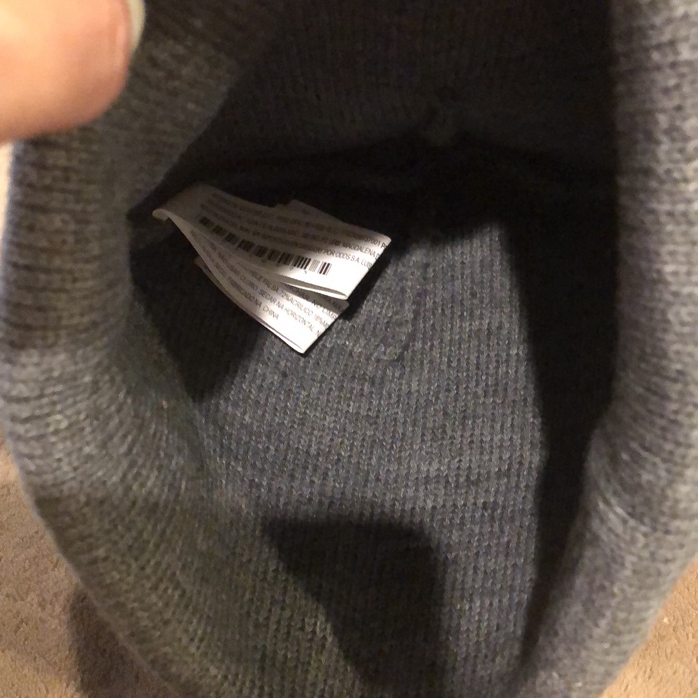 Gray hats 🎩 - Picture 3 of 3